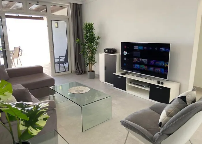 A6 Caleton Blanco * Puerto del Carmen (Lanzarote)